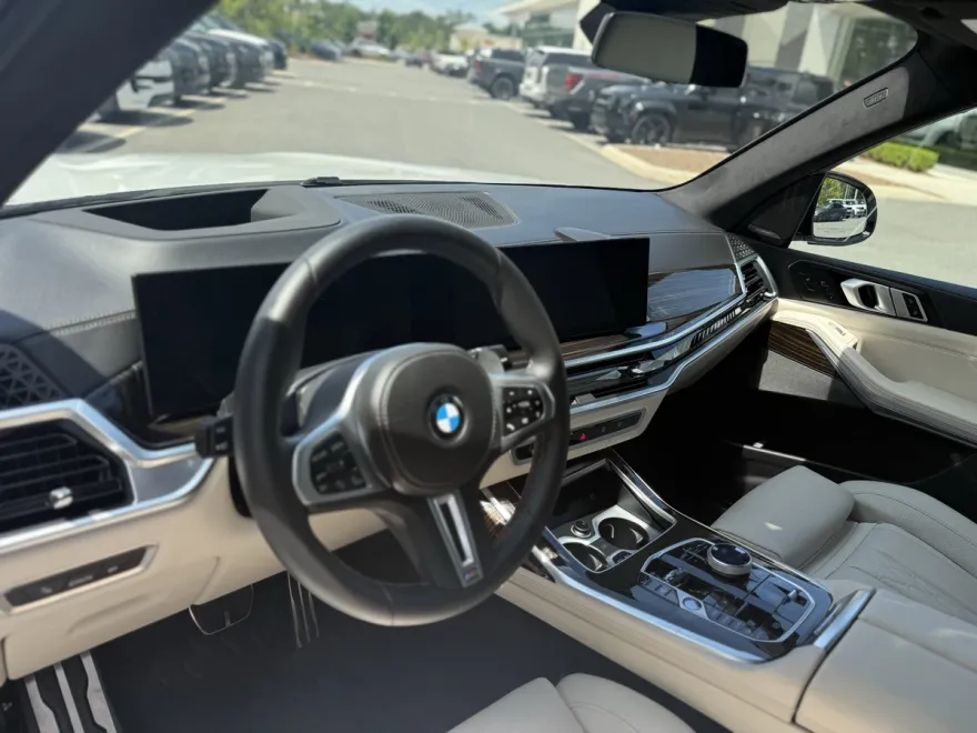 2025 Bmw X7 M60i photo 1