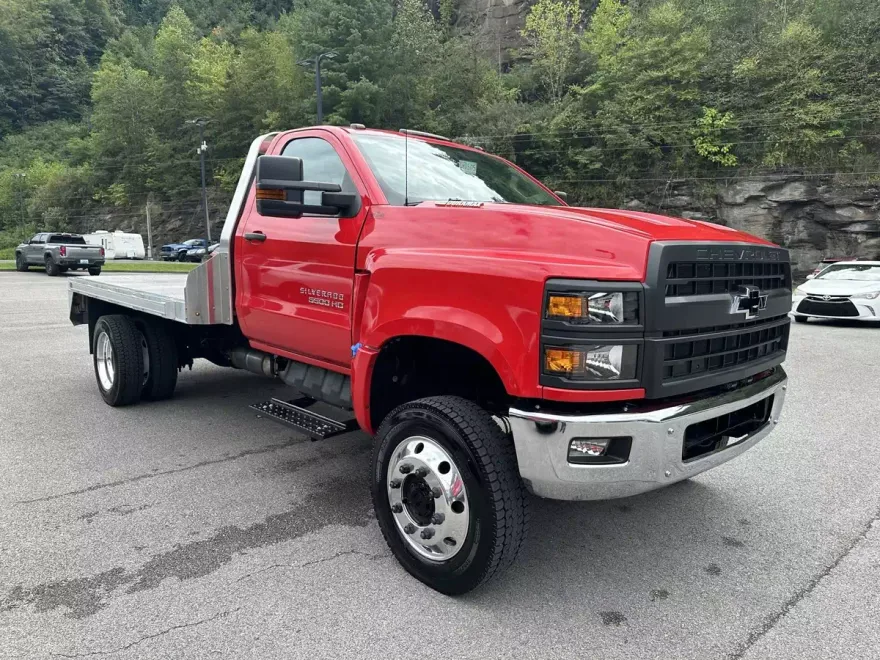 2024 Chevrolet Silverado 5500HD Work Truck photo 1
