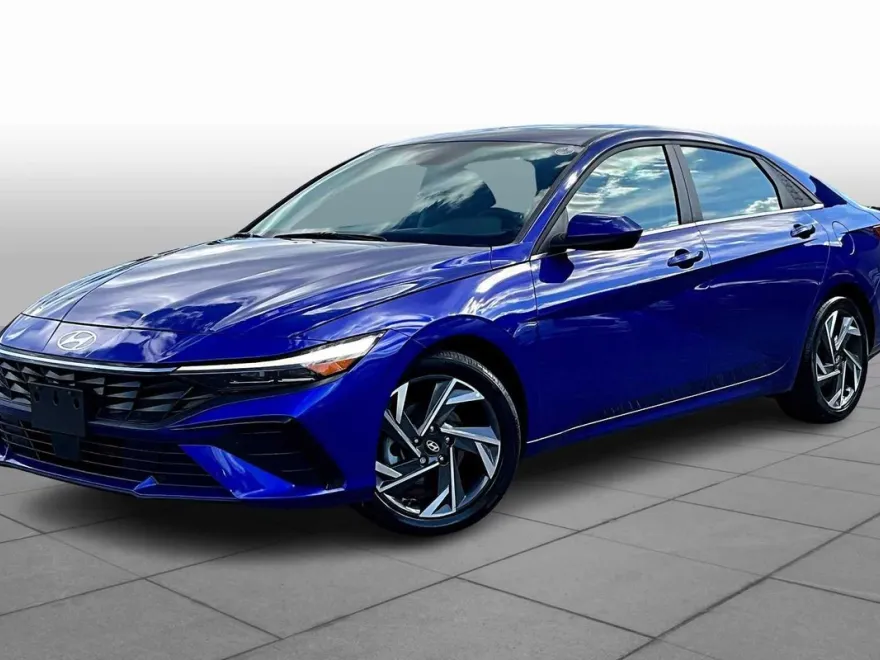 2024 Hyundai Elantra SEL Convenience photo 1