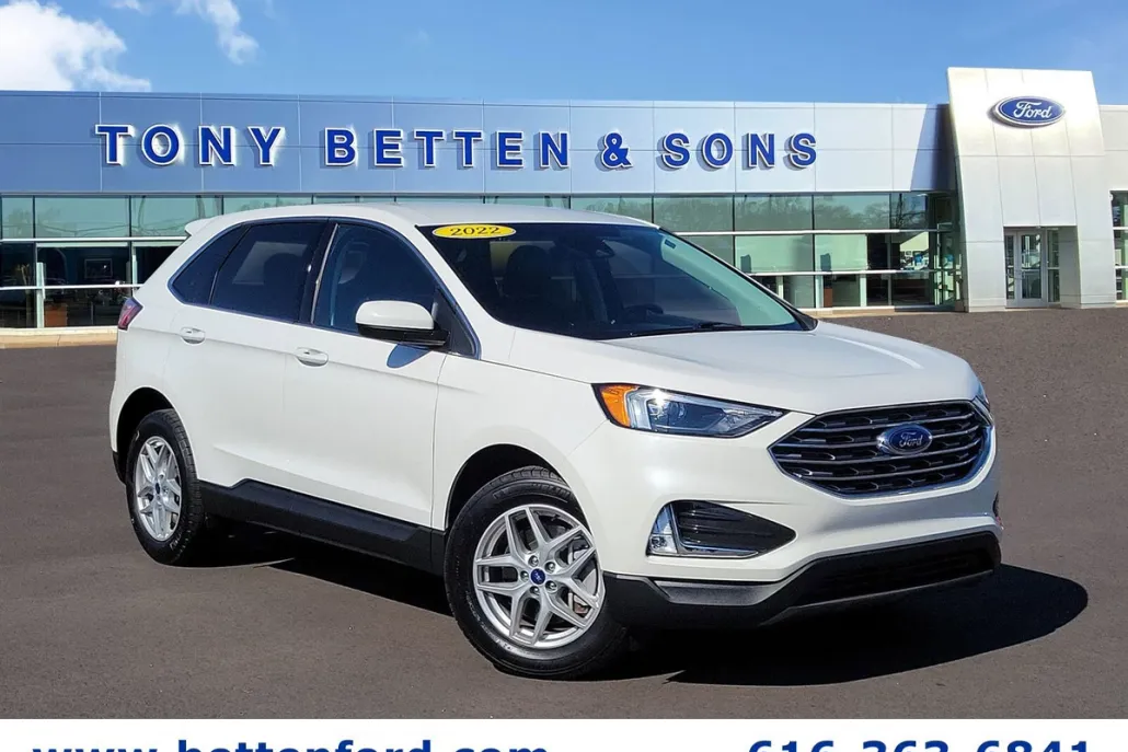2022 Ford Edge SEL photo 1