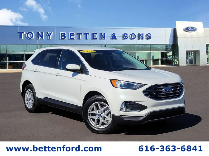 2022 Ford Edge SEL photo 1
