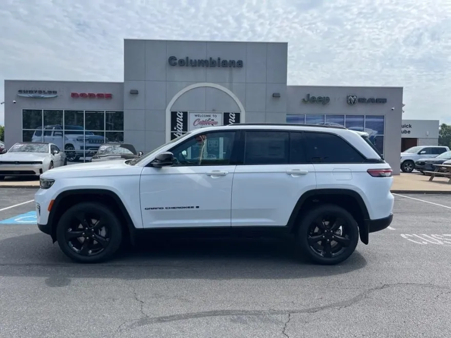 2025 Jeep Grand Cherokee Limited photo 1