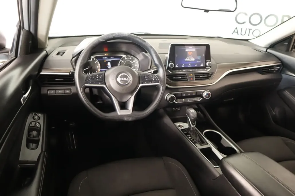 2024 Nissan Altima 2.5 SV photo 1