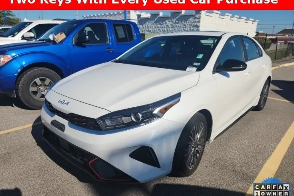 2023 Kia Forte GT-Line photo 1