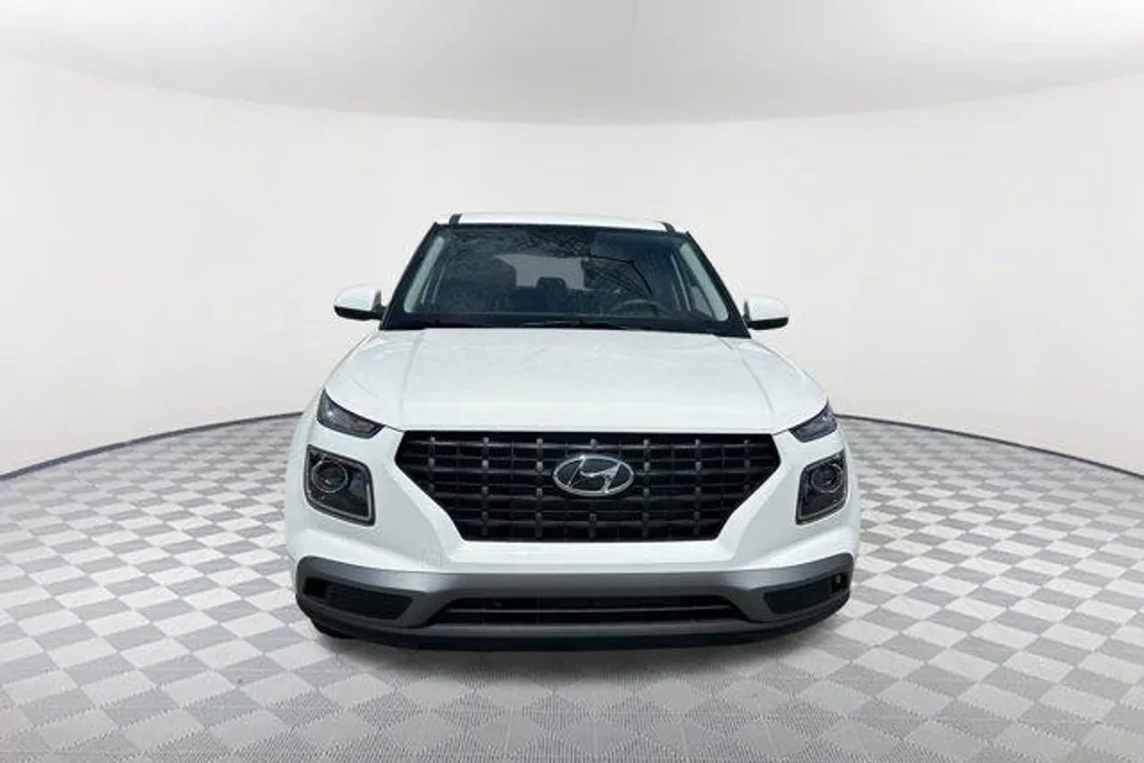 2025 Hyundai Venue SE photo 1