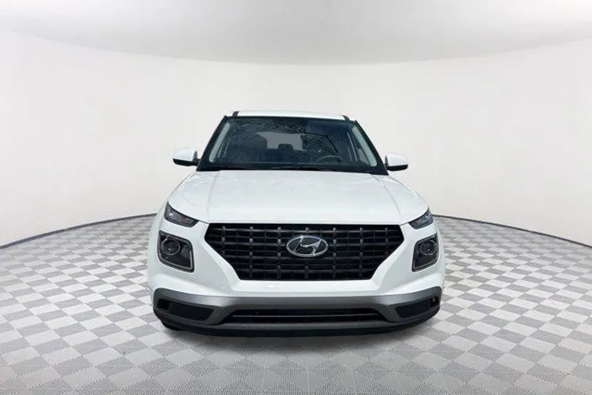 2025 Hyundai Venue SE photo 1
