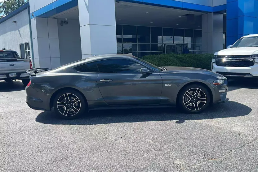 2020 Ford Mustang GT Premium photo 1