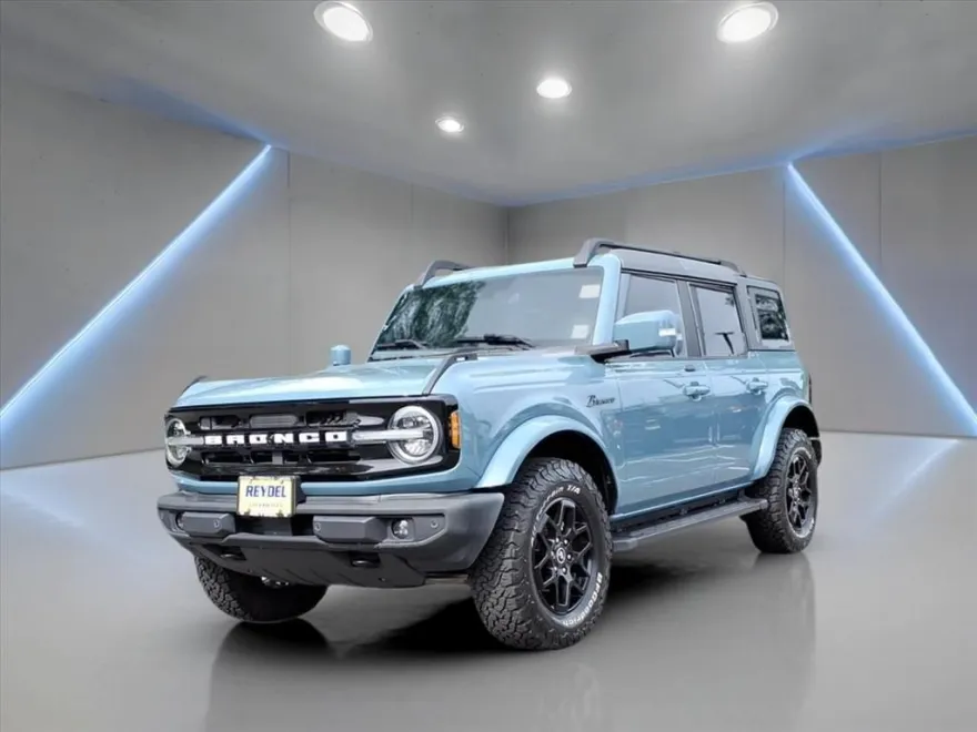 2021 Ford Bronco Outer Banks photo 1