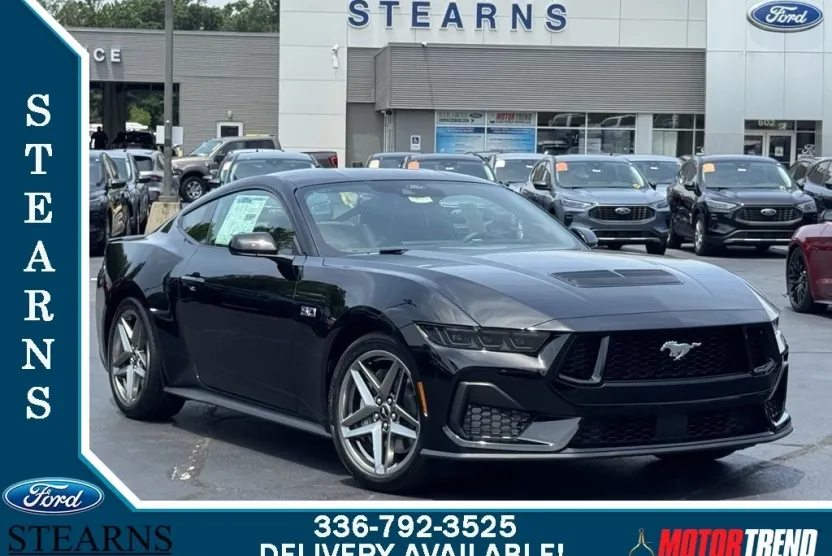 2025 Ford Mustang GT photo 1
