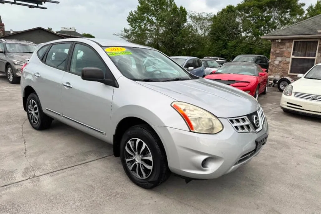 2013 Nissan Rogue S photo 1