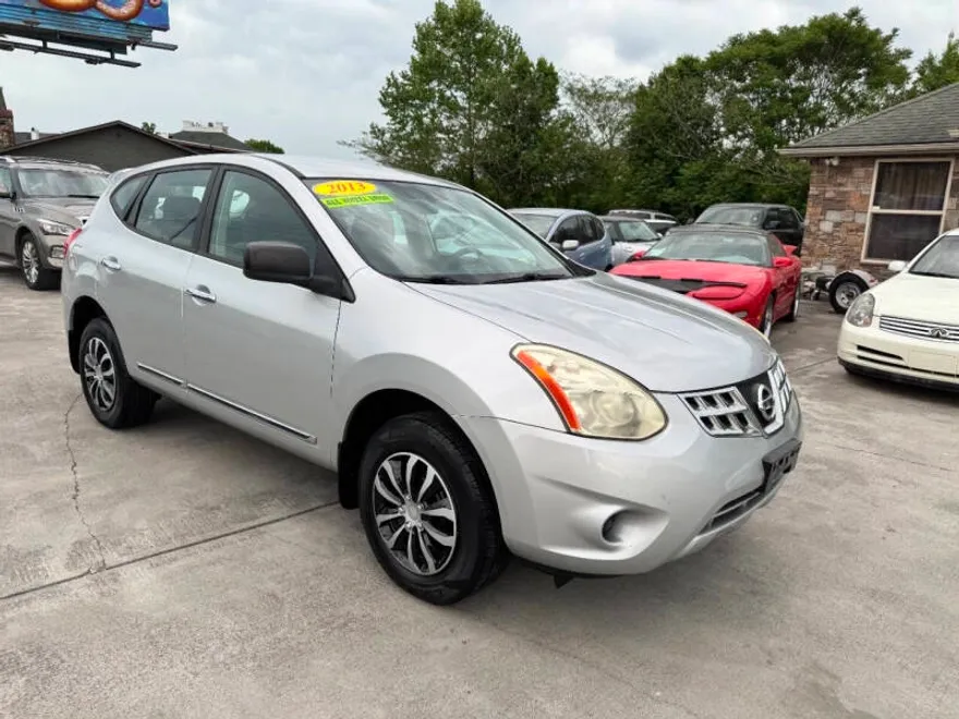 2013 Nissan Rogue S photo 1