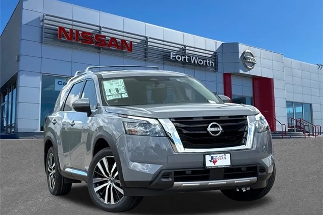 2025 Nissan Pathfinder Platinum photo 1