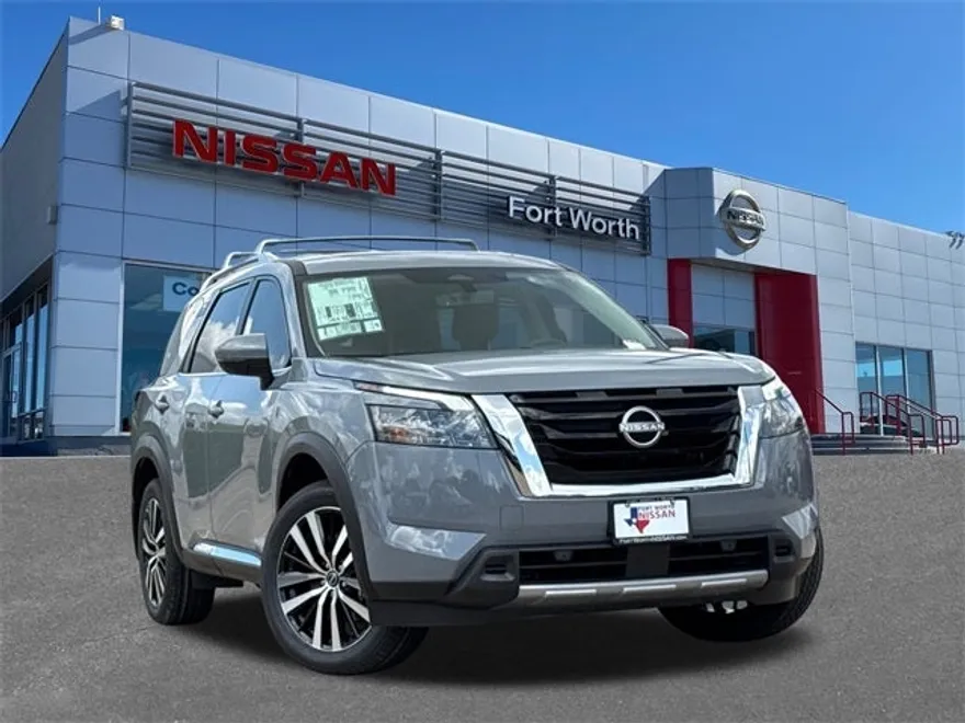 2025 Nissan Pathfinder Platinum photo 1