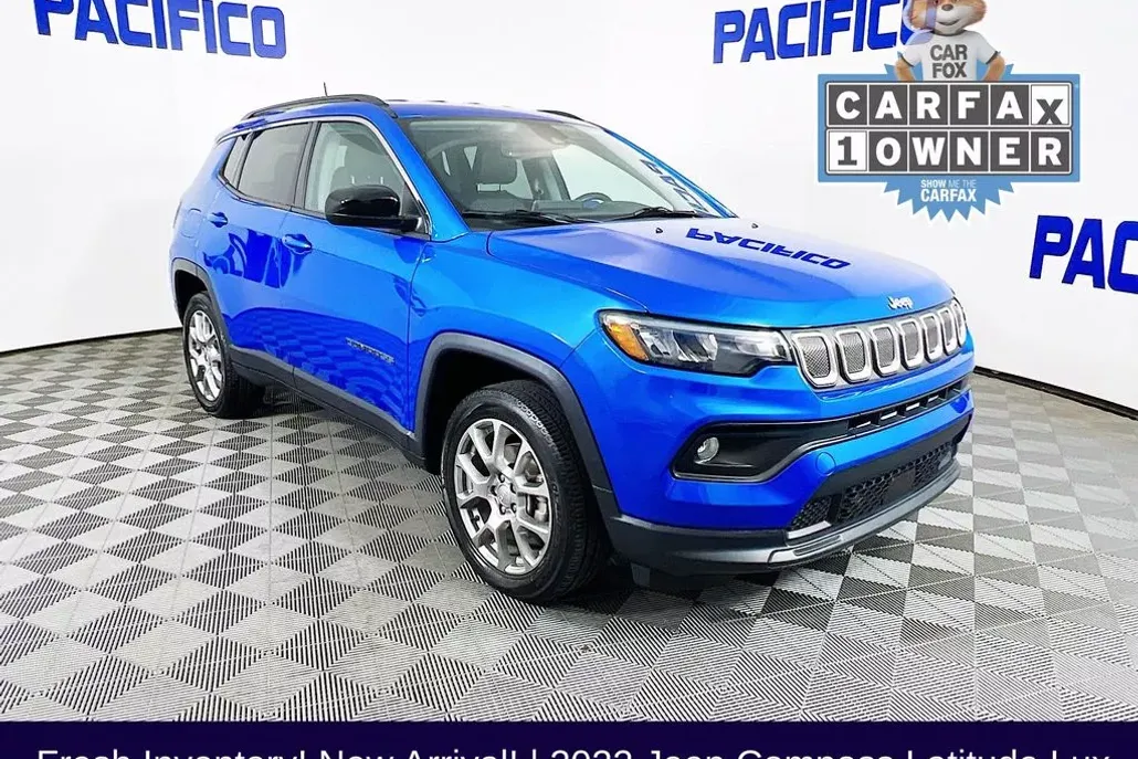 2022 Jeep Compass Latitude Lux photo 1