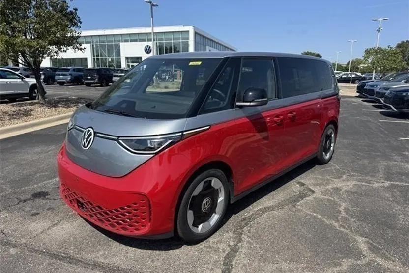 2025 Volkswagen ID. Buzz Pro S photo 1