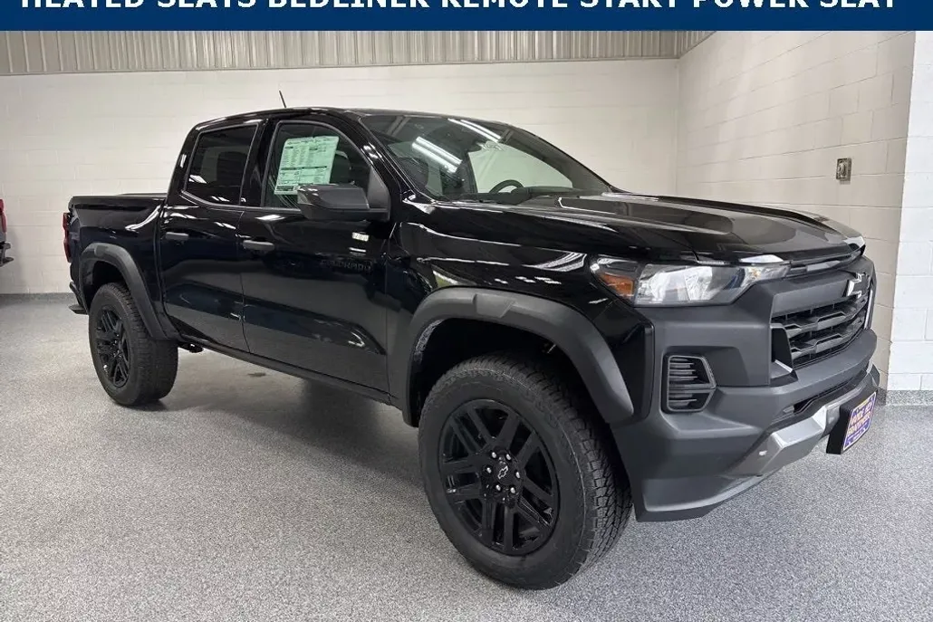 2025 Chevrolet Colorado Trail Boss photo 1