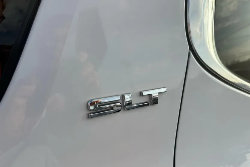 2019 Gmc Acadia SLT photo 1