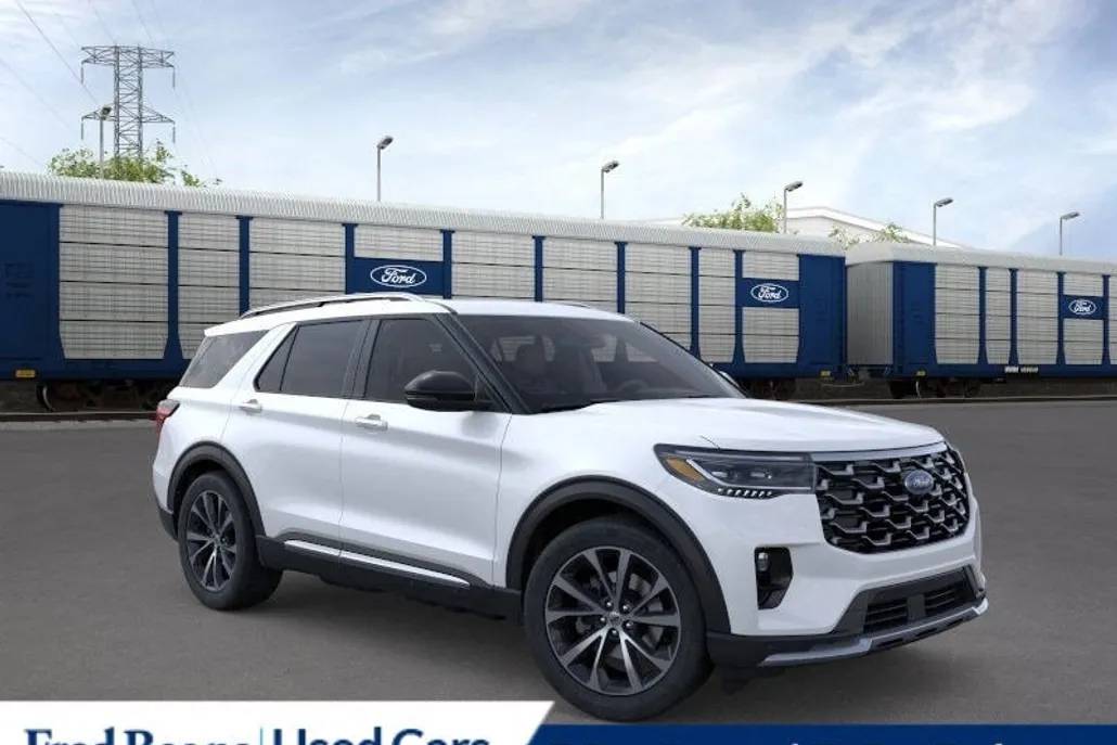 2025 Ford Explorer Platinum photo 1