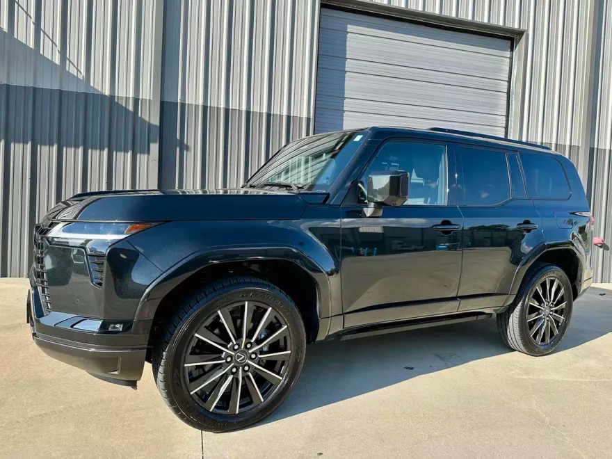 2024 Lexus GX 550 photo 1