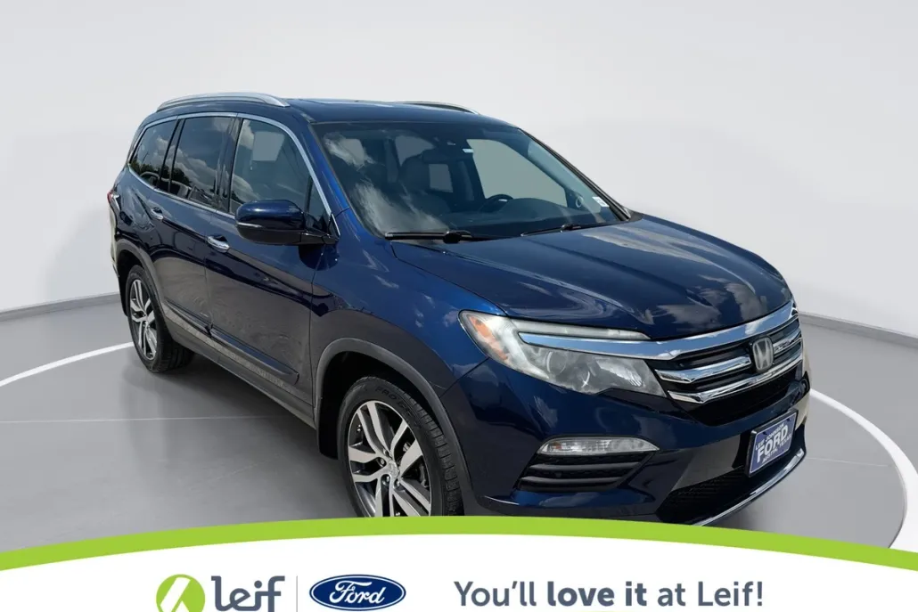 2017 Honda Pilot Elite photo 1