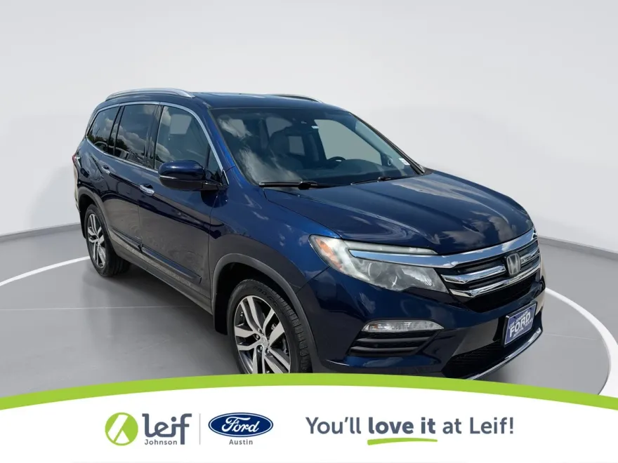 2017 Honda Pilot Elite photo 1