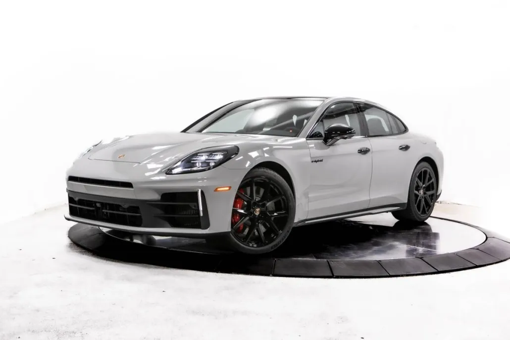 2026 Porsche Panamera E-Hybrid 4S photo 1
