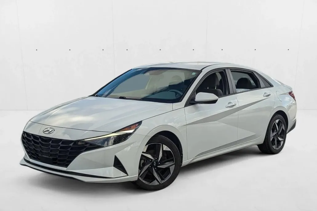2023 Hyundai Elantra SEL Convenience photo 1