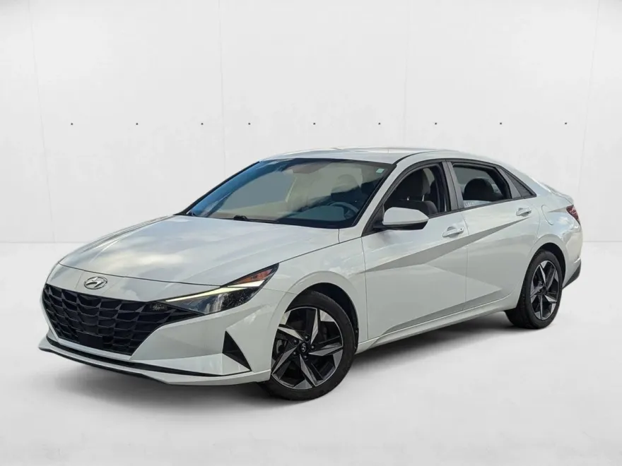 2023 Hyundai Elantra SEL Convenience photo 1