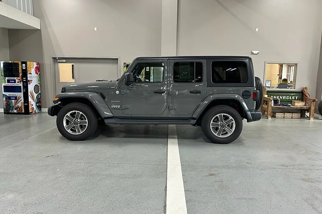 2021 Jeep Wrangler Unlimited Sahara photo 1