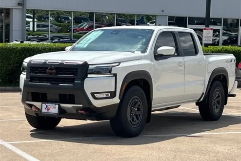 2025 Nissan Frontier PRO-X photo 3