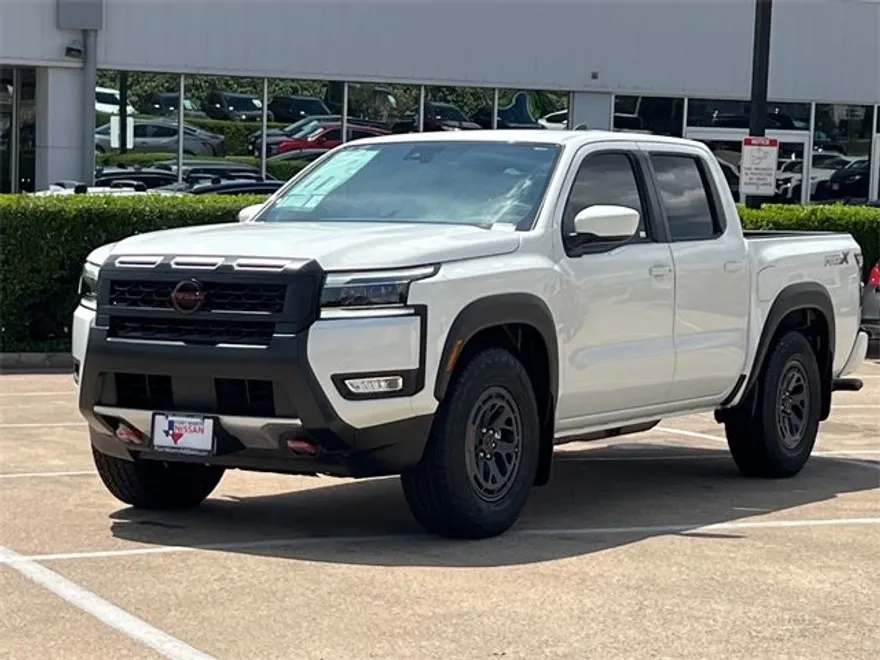2025 Nissan Frontier PRO-X photo 3