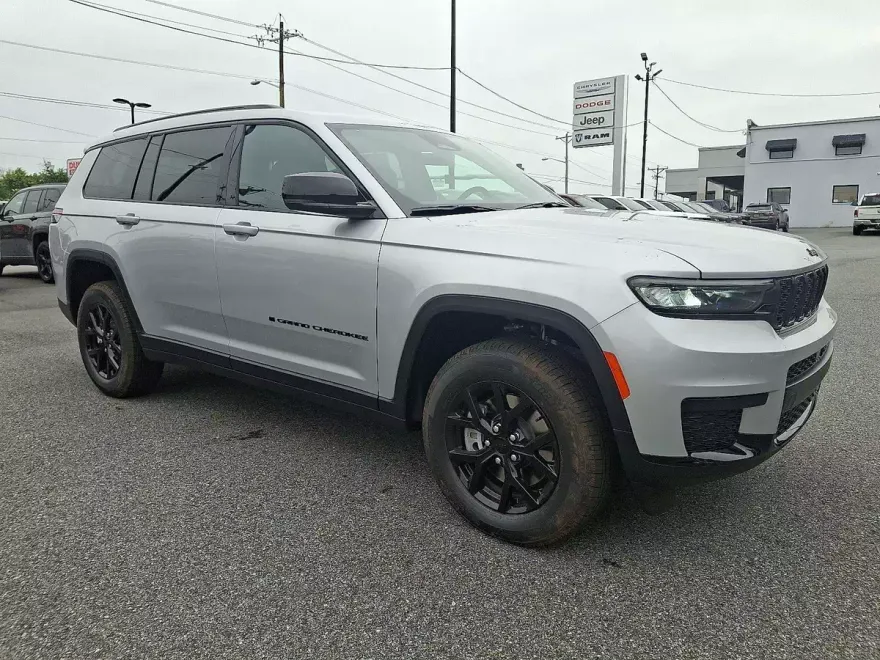 2025 Jeep Grand Cherokee Altitude X photo 1
