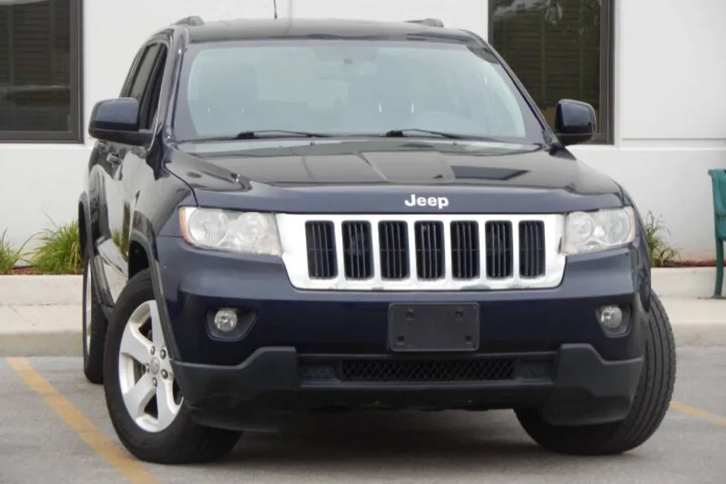 2013 Jeep Grand Cherokee Laredo photo 1