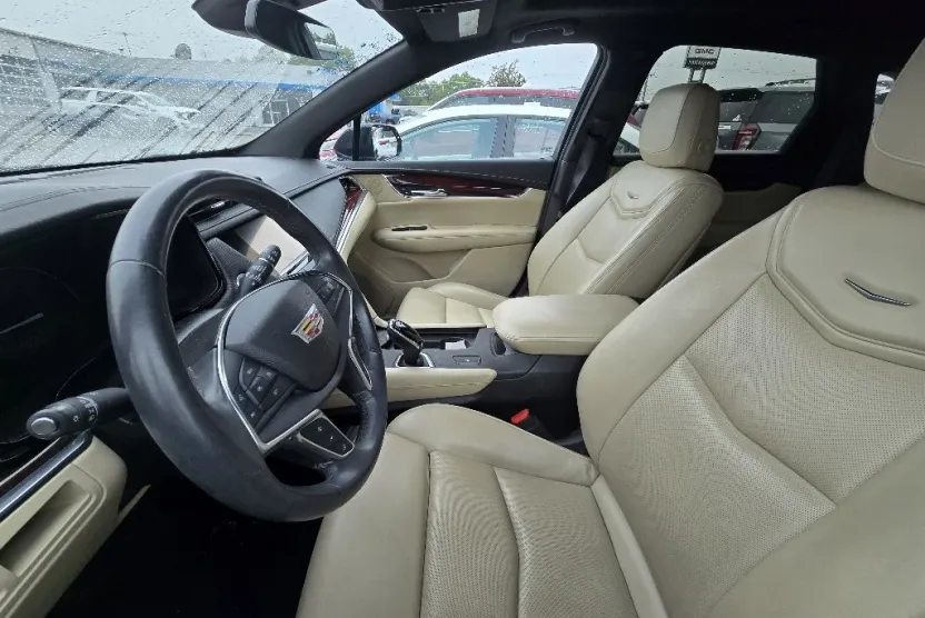 2017 Cadillac XT5 Luxury photo 1