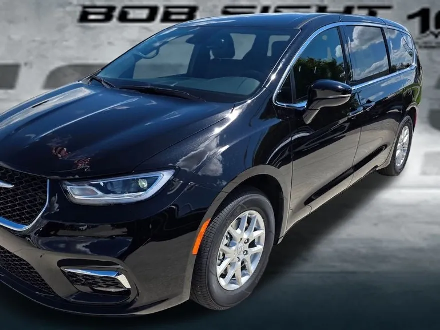 2025 Chrysler Pacifica photo 1