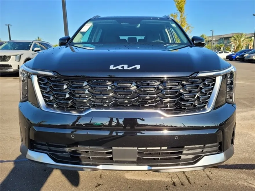 2025 Kia Sorento S photo 1