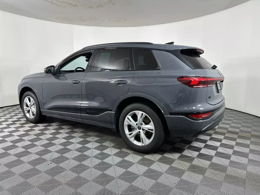 2025 Audi Q6 E-tron Premium Plus photo 1