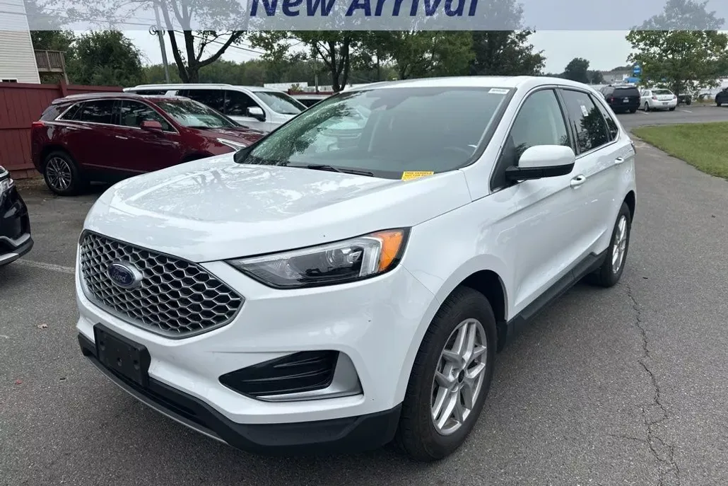 2024 Ford Edge SEL photo 1