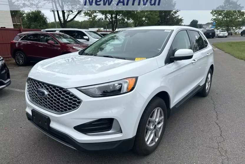 2024 Ford Edge SEL photo 1