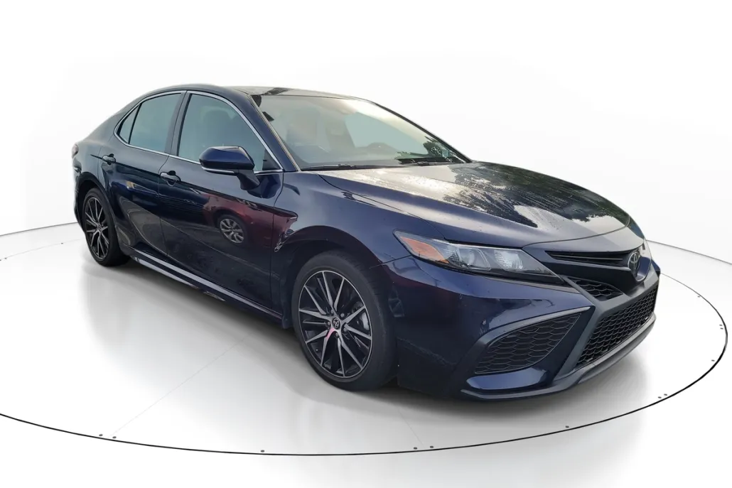 2022 Toyota Camry SE photo 1