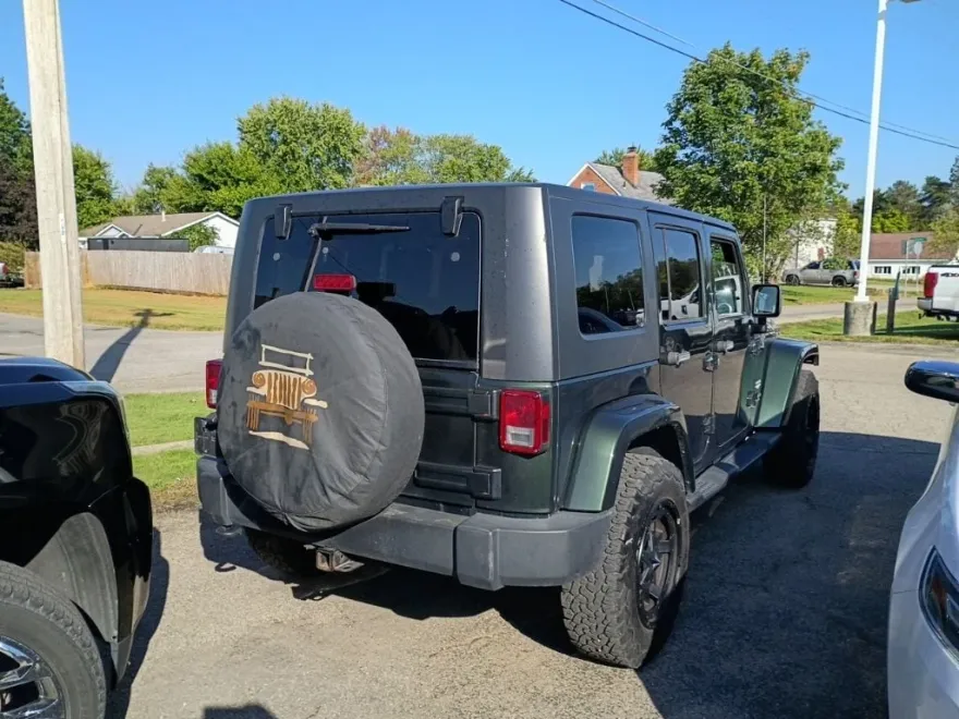 2010 Jeep Wrangler Unlimited Sahara photo 1