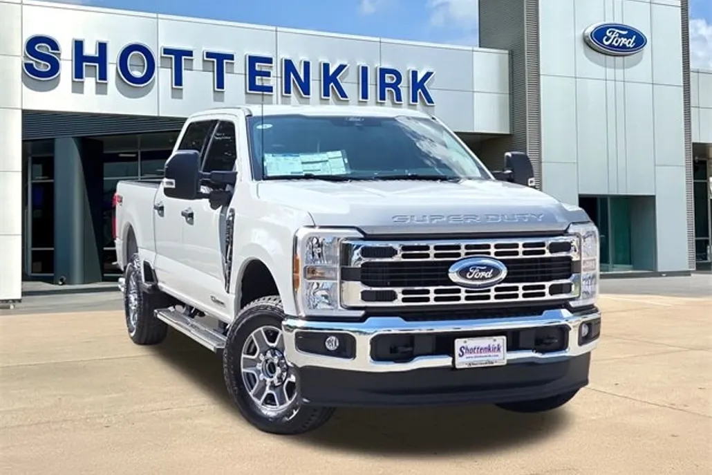 2025 Ford F-250 XLT photo 1