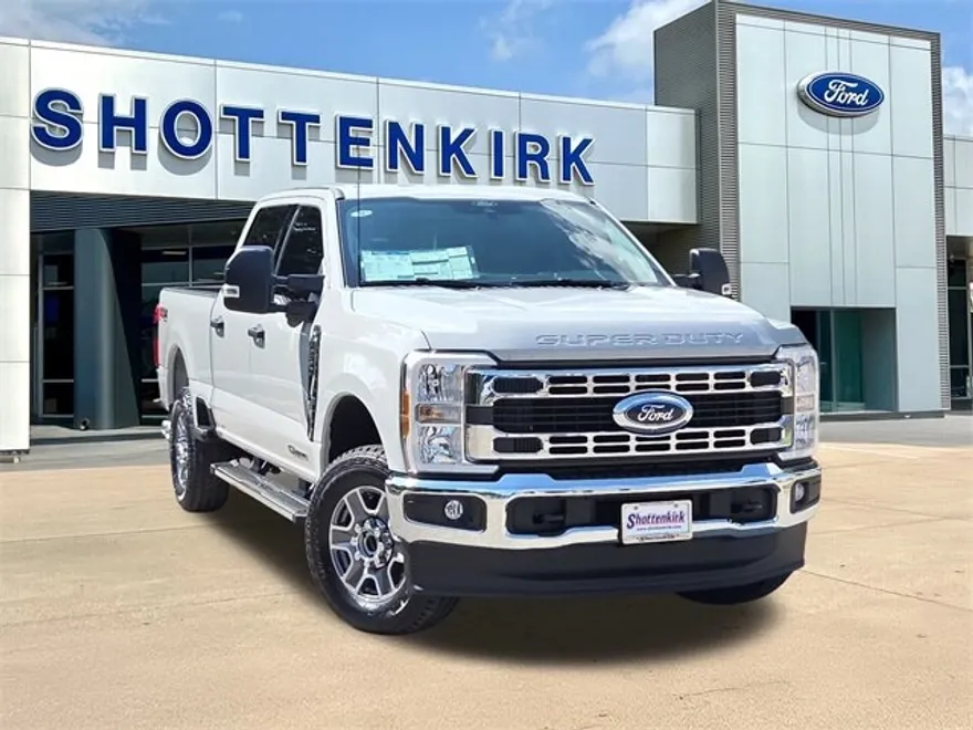 2025 Ford F-250 XLT photo 1