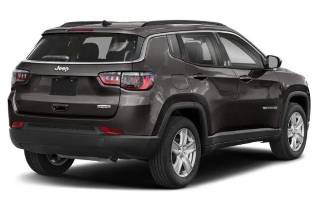 2022 Jeep Compass Latitude photo 1