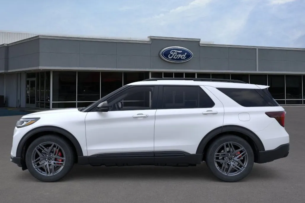 2025 Ford Explorer ST photo 1