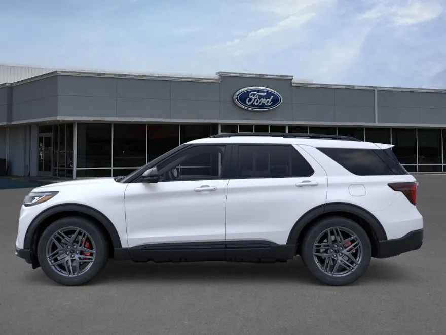 2025 Ford Explorer ST photo 1