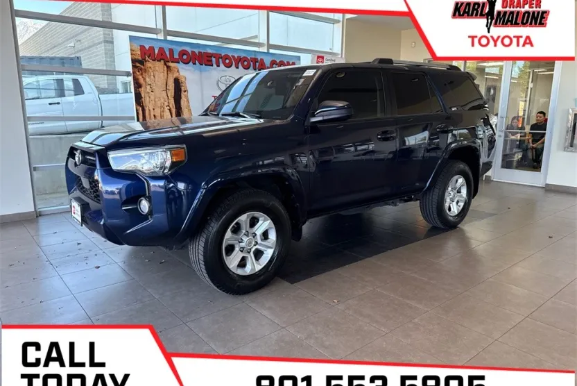 2020 Toyota 4Runner SR5 photo 1