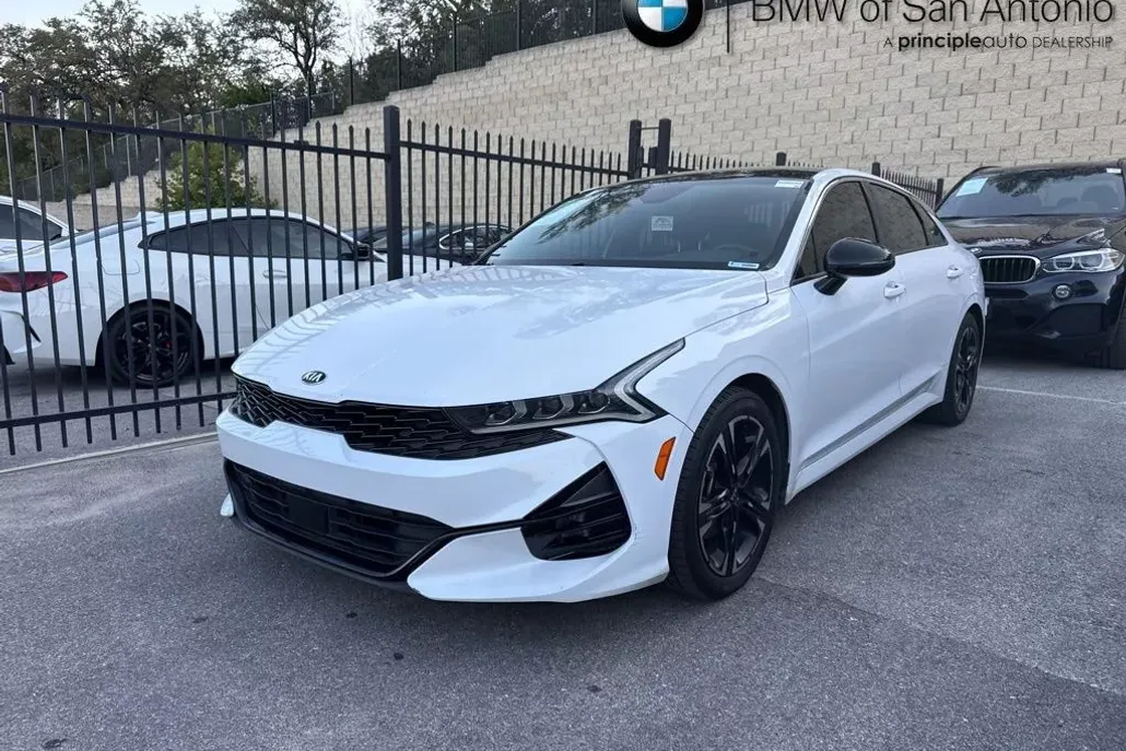 2021 Kia K5 GT-Line photo 1
