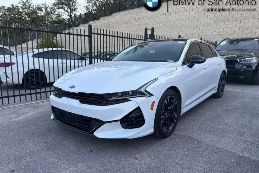 2021 Kia K5 GT-Line photo 1