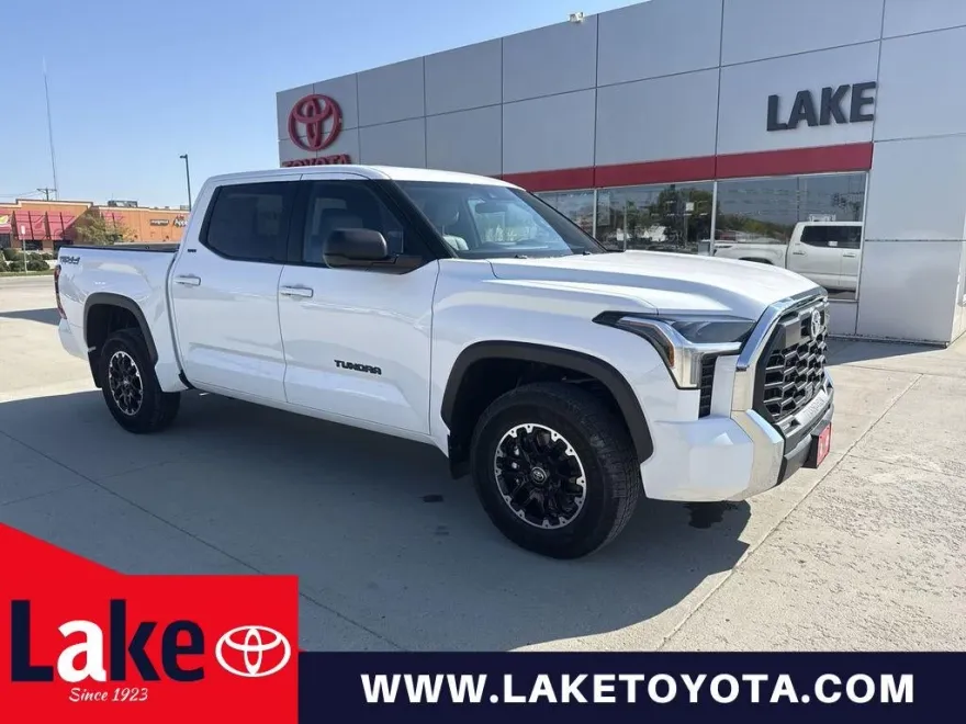 2026 Toyota Tundra SR5 CrewMax photo 1